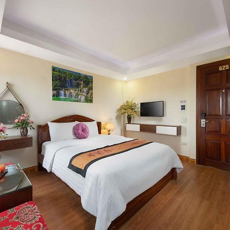 Viet Village Airport Hotel & Restaurants Hanoi Esterno foto
