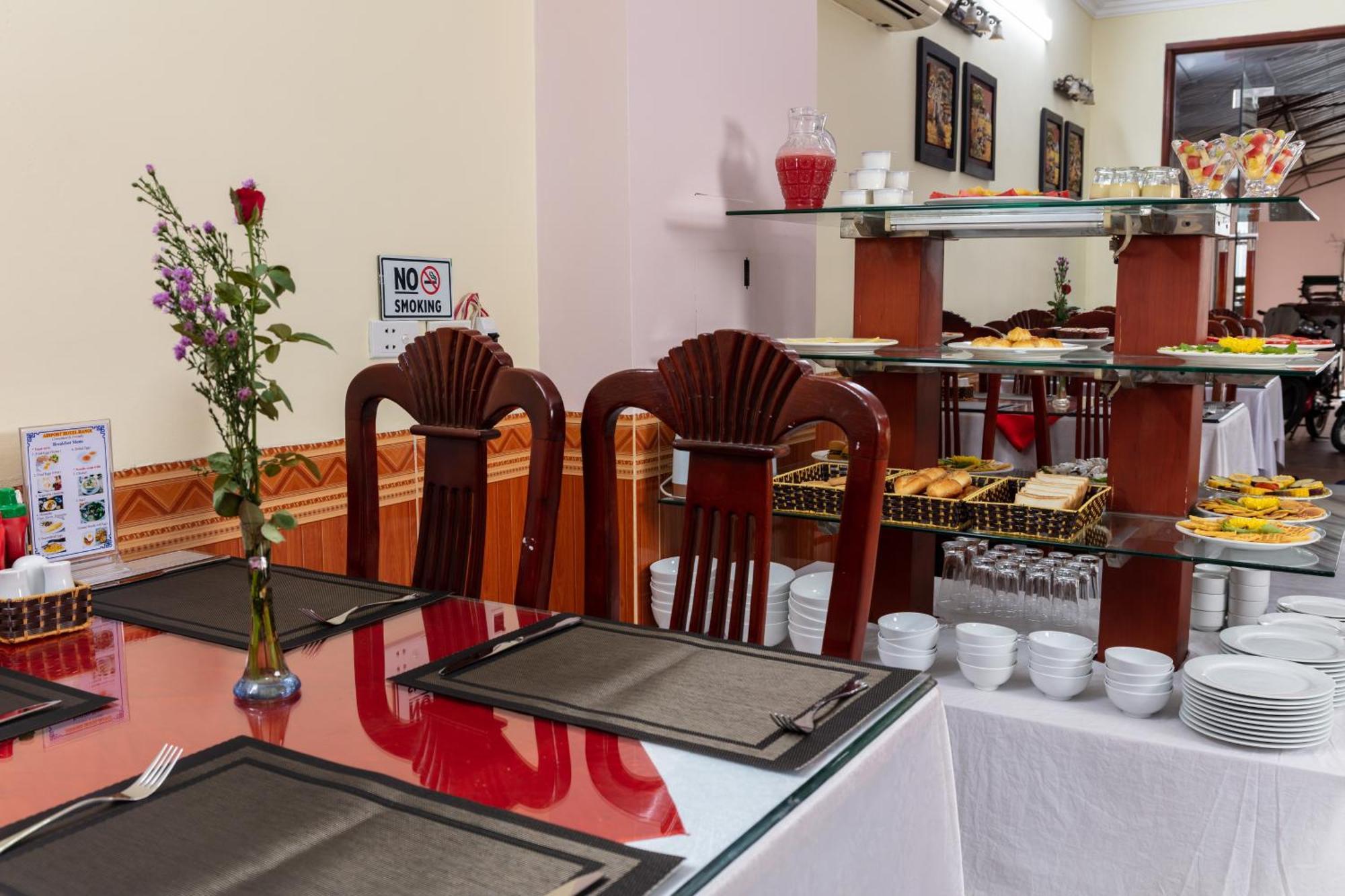 Viet Village Airport Hotel & Restaurants Hanoi Esterno foto