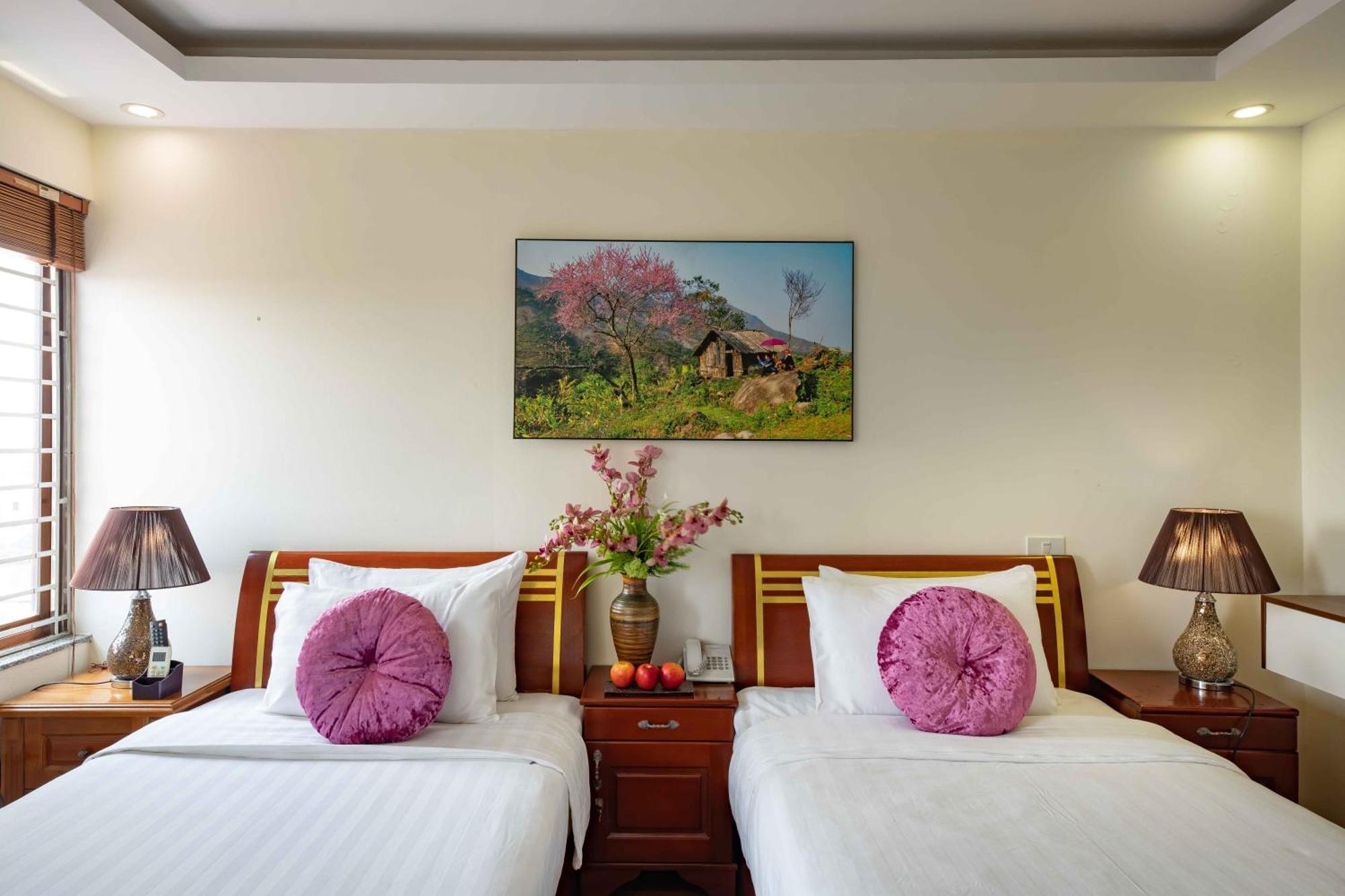 Viet Village Airport Hotel & Restaurants Hanoi Esterno foto