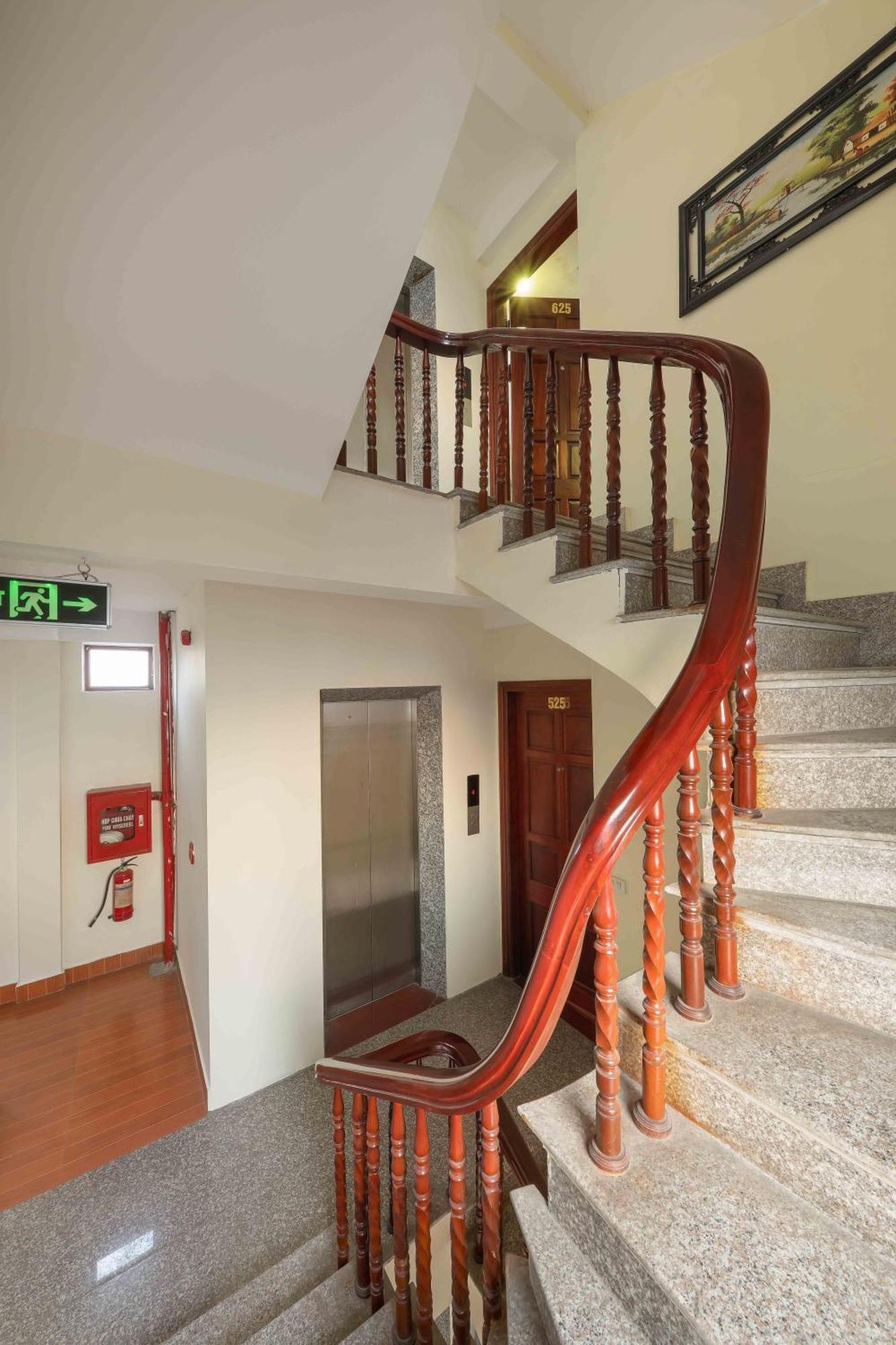 Viet Village Airport Hotel & Restaurants Hanoi Esterno foto