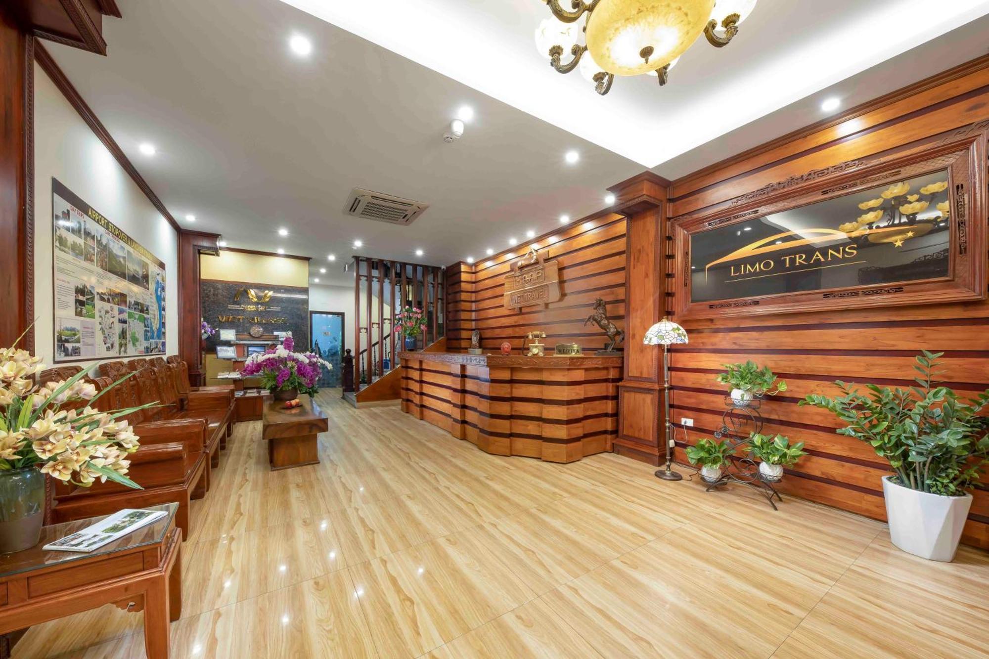 Viet Village Airport Hotel & Restaurants Hanoi Esterno foto