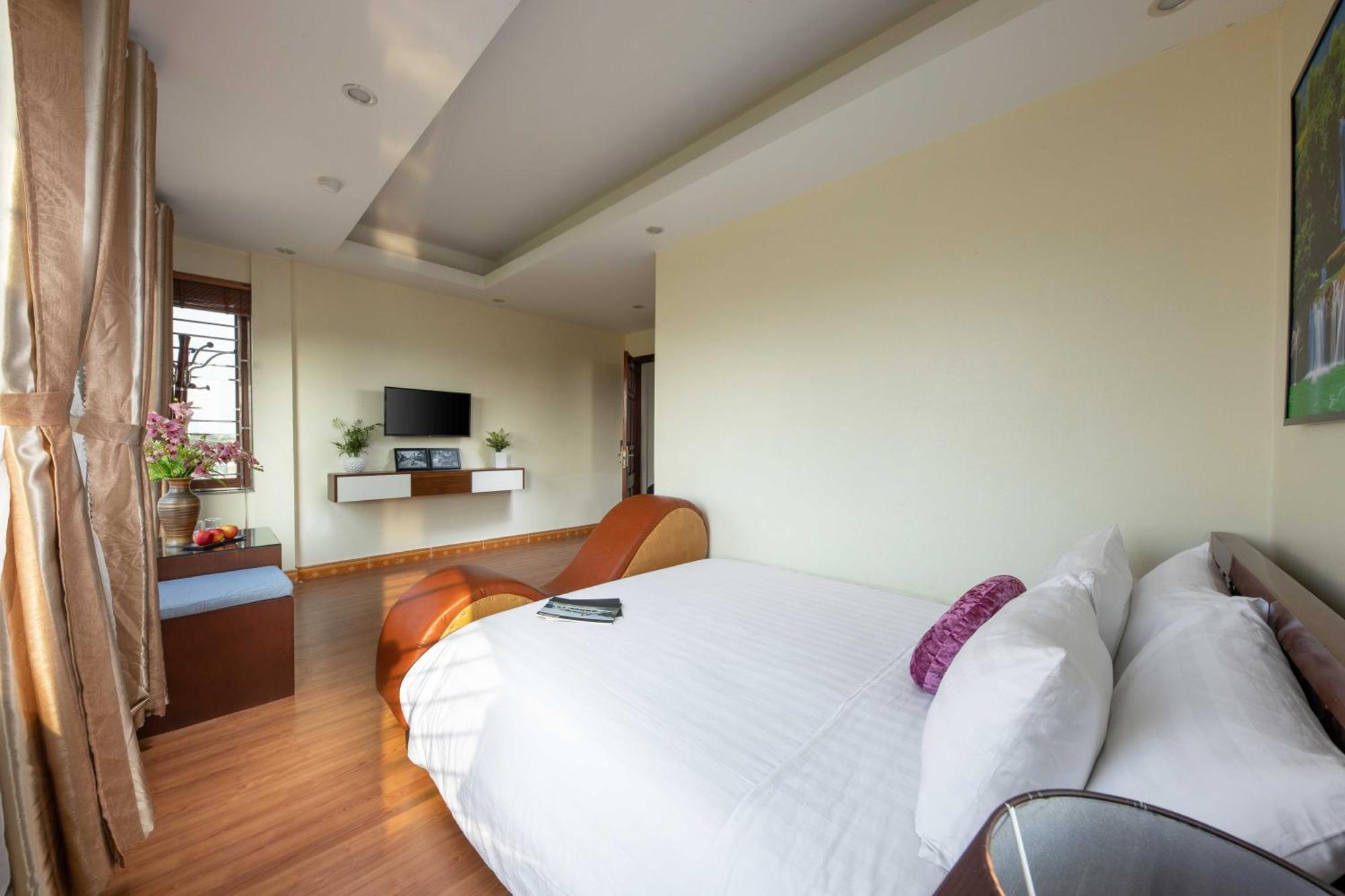Viet Village Airport Hotel & Restaurants Hanoi Esterno foto